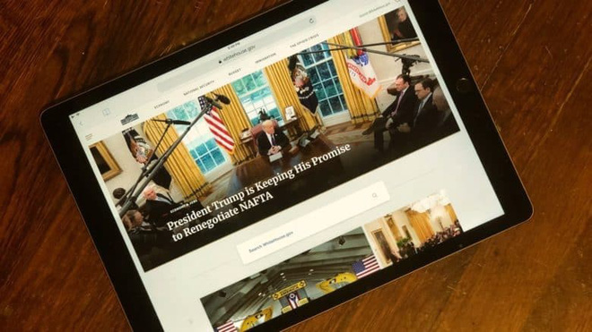 Không còn nghi ngờ gì nữa, Tổng thống Mỹ Donald Trump là fan cứng của Apple - Ảnh 1.