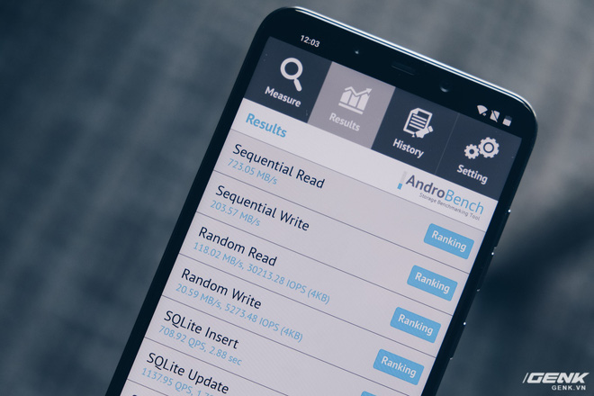 Trên tay Pocophone F1 chính hãng: 7.99 triệu có Snapdragon 845, pin 4000mAh, tai thỏ, camera kép - Ảnh 14. Trên tay Pocophone F1 chính hãng: 7.99 triệu có Snapdragon 845, pin 4000mAh, tai thỏ, camera kép - Ảnh 14.