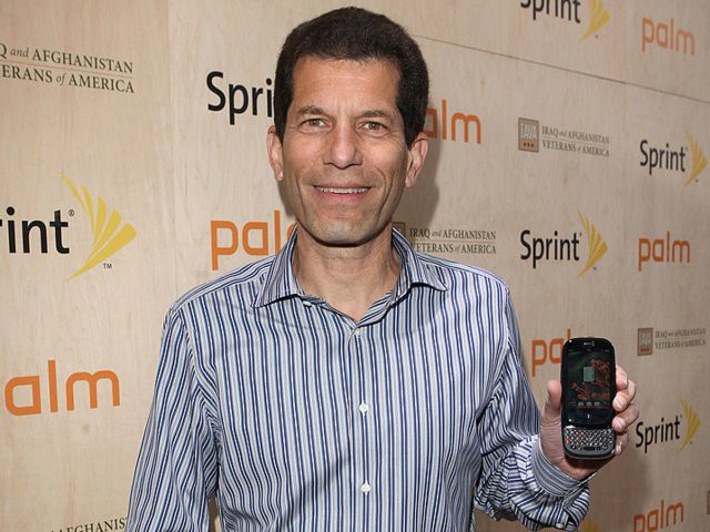 Nokia, BlackBerry, Palm, Microsoft: Đồng loạt chê bai thậm tệ khi iPhone ra mắt để rồi đều chỉ còn là chiếc bóng của chính mình khi Apple đạt giá trị 1.000 tỷ USD - Ảnh 5. Nokia, BlackBerry, Palm, Microsoft: Đồng loạt chê bai thậm tệ khi iPhone ra mắt để rồi đều chỉ còn là chiếc bóng của chính mình khi Apple đạt giá trị 1.000 tỷ USD - Ảnh 5.