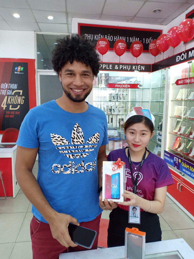 Sức hút khủng của OPPO F9 với 48,000 đơn đặt hàng trước chỉ trong 10 ngày - Ảnh 1.