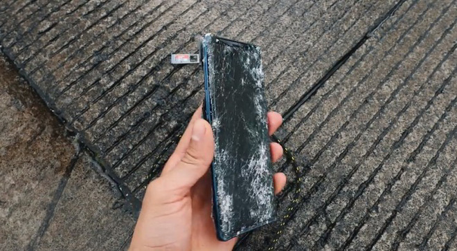 Thả rơi Galaxy Note9 từ độ cao 300 mét: Thừa sống thiếu chết nhưng quyết không thành vỡ vụn - Ảnh 4. Thả rơi Galaxy Note9 từ độ cao 300 mét: Thừa sống thiếu chết nhưng quyết không thành vỡ vụn - Ảnh 4.