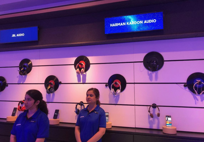 Bên trong cửa hàng bán lẻ và trải nghiệm sản phẩm lớn nhất thế giới của Samsung - Ảnh 6. Bên trong cửa hàng bán lẻ và trải nghiệm sản phẩm lớn nhất thế giới của Samsung - Ảnh 6.