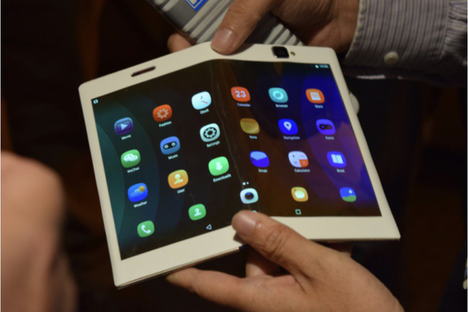 Lenovo có thể ra mắt smartphone màn hình gập vào đầu tháng sau, trước cả Samsung - Ảnh 1. Lenovo có thể ra mắt smartphone màn hình gập vào đầu tháng sau, trước cả Samsung - Ảnh 1.