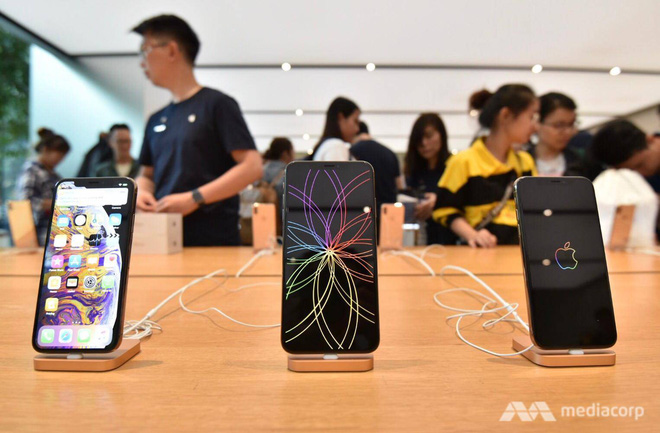 Fanboy Apple từ Việt Nam xếp hàng 24 tiếng để mua iPhone XS lên báo nước ngoài: Mình không thấy mệt tí gì cả! - Ảnh 5. Fanboy Apple từ Việt Nam xếp hàng 24 tiếng để mua iPhone XS lên báo nước ngoài: Mình không thấy mệt tí gì cả! - Ảnh 5.