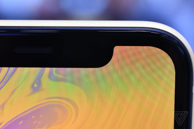 Trên tay iPhone XR: Màu đỏ và cam rất nổi bật, viền màn hình hơi dày do dùng màn LCD - Ảnh 6. Trên tay iPhone XR: Màu đỏ và cam rất nổi bật, viền màn hình hơi dày do dùng màn LCD - Ảnh 6.