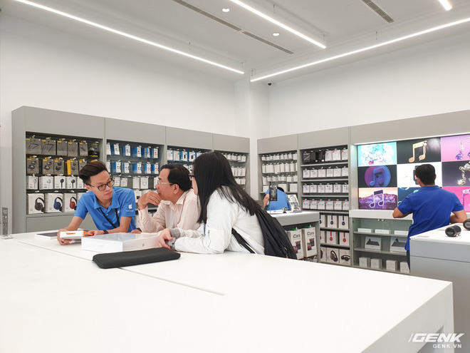 Cửa hàng đạt cả 2 chuẩn Apple Premium Reseller và Apple Service Provider đầu tiên tại Việt Nam có gì? - Ảnh 18. Cửa hàng đạt cả 2 chuẩn Apple Premium Reseller và Apple Service Provider đầu tiên tại Việt Nam có gì? - Ảnh 18.