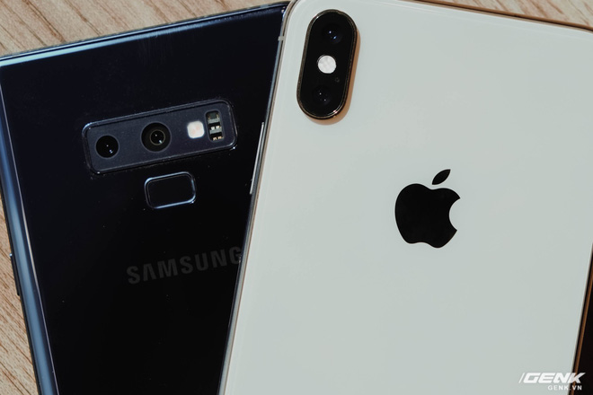 So sánh iPhone XS Max và Galaxy Note9: Khi 1 chiếc XS Max mua được 2 chiếc Note9, bạn sẽ chọn chiếc máy nào? - Ảnh 5. So sánh iPhone XS Max và Galaxy Note9: Khi 1 chiếc XS Max mua được 2 chiếc Note9, bạn sẽ chọn chiếc máy nào? - Ảnh 5.