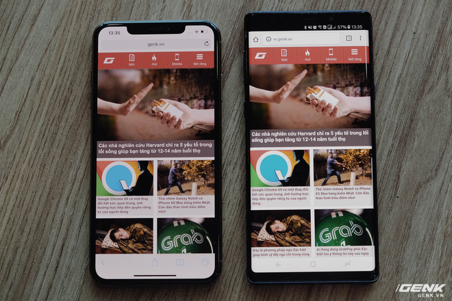 So sánh iPhone XS Max và Galaxy Note9: Khi 1 chiếc XS Max mua được 2 chiếc Note9, bạn sẽ chọn chiếc máy nào? - Ảnh 1. So sánh iPhone XS Max và Galaxy Note9: Khi 1 chiếc XS Max mua được 2 chiếc Note9, bạn sẽ chọn chiếc máy nào? - Ảnh 1.