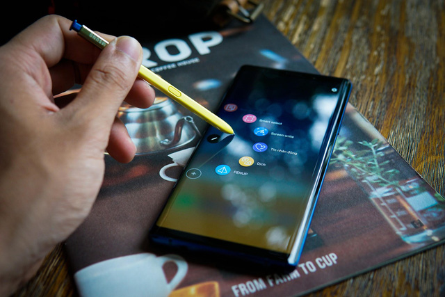 Hướng dẫn chi tiết để có những bức ảnh theo trào lưu Bút Ảnh Gia độc, lạ nhất hiện nay - Ảnh 2. Hướng dẫn chi tiết để có những bức ảnh theo trào lưu Bút Ảnh Gia độc, lạ nhất hiện nay - Ảnh 2.