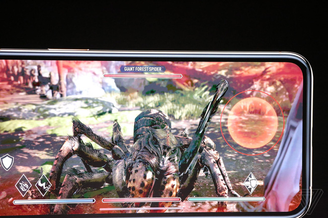 iPhone XS Max dùng The Elder Scrolls để khai chiến với Fornite trên Galaxy Note9 - Ảnh 3. iPhone XS Max dùng The Elder Scrolls để khai chiến với Fornite trên Galaxy Note9 - Ảnh 3.