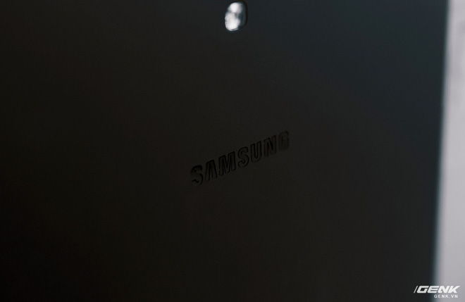 Trên tay Galaxy Tab A 10.5 mới: Cỗ máy giải trí 4 loa Dolby Atmos, pin lớn, hỗ trợ sạc nhanh, 4G LTE và nhận diện khuôn mặt - Ảnh 14. Trên tay Galaxy Tab A 10.5 mới: Cỗ máy giải trí 4 loa Dolby Atmos, pin lớn, hỗ trợ sạc nhanh, 4G LTE và nhận diện khuôn mặt - Ảnh 14.