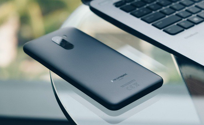 Có 1000 USD bạn sẽ làm gì? Xiaomi gợi ý bạn “quất” hẳn 3 chiếc Pocophone F1 - Ảnh 3. Có 1000 USD bạn sẽ làm gì? Xiaomi gợi ý bạn “quất” hẳn 3 chiếc Pocophone F1 - Ảnh 3.