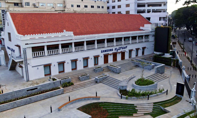 Bên trong cửa hàng bán lẻ và trải nghiệm sản phẩm lớn nhất thế giới của Samsung - Ảnh 2. Bên trong cửa hàng bán lẻ và trải nghiệm sản phẩm lớn nhất thế giới của Samsung - Ảnh 2.