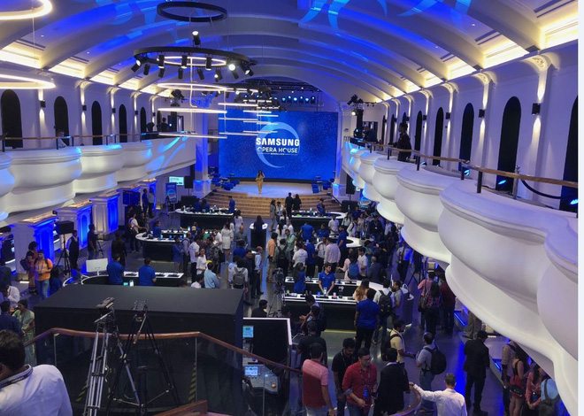 Bên trong cửa hàng bán lẻ và trải nghiệm sản phẩm lớn nhất thế giới của Samsung - Ảnh 1. Bên trong cửa hàng bán lẻ và trải nghiệm sản phẩm lớn nhất thế giới của Samsung - Ảnh 1.