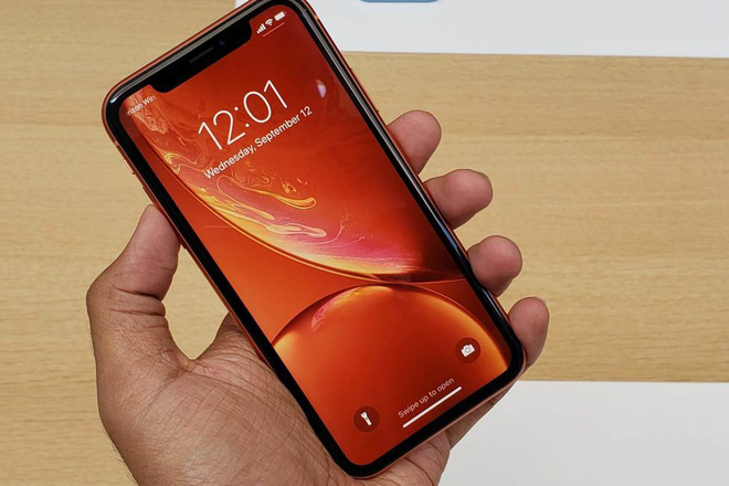 Nếu có hãng Android nào dám làm smartphone thân thiện với túi tiền như iPhone XR, chắc chắn họ sẽ bị ném đá tơi bời - Ảnh 2. Nếu có hãng Android nào dám làm smartphone thân thiện với túi tiền như iPhone XR, chắc chắn họ sẽ bị ném đá tơi bời - Ảnh 2.