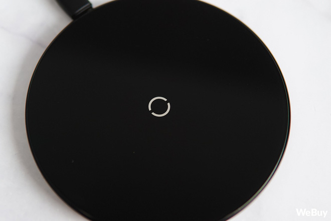 Trải nghiệm sạc không dây Baseus Simple Wireless Charger giá 390.000 đồng: Khi nước sơn thì tốt mà gỗ lại quá dở! - Ảnh 5. Trải nghiệm sạc không dây Baseus Simple Wireless Charger giá 390.000 đồng: Khi nước sơn thì tốt mà gỗ lại quá dở! - Ảnh 5.