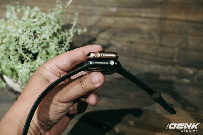 Trên tay Apple Watch Series 4 mới về Việt Nam: Thiết kế lột xác, tính năng sức khỏe hữu ích, giá từ 14 triệu đồng - Ảnh 10. Trên tay Apple Watch Series 4 mới về Việt Nam: Thiết kế lột xác, tính năng sức khỏe hữu ích, giá từ 14 triệu đồng - Ảnh 10.