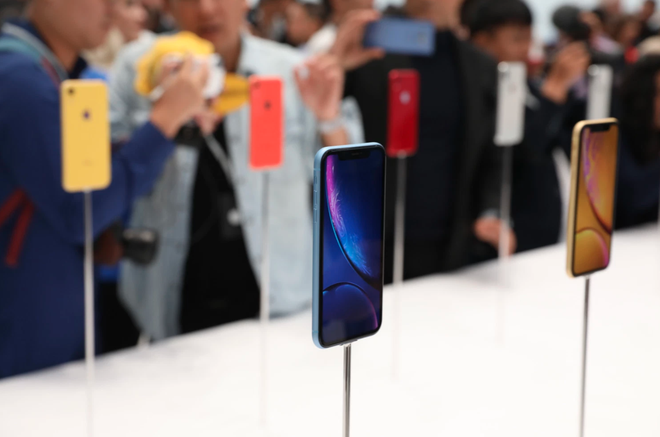 Với đa số người dùng, chiếc iPhone Xr mới là sự lựa chọn đúng đắn trong 3 chiếc iPhone mới - Ảnh 4. Với đa số người dùng, chiếc iPhone Xr mới là sự lựa chọn đúng đắn trong 3 chiếc iPhone mới - Ảnh 4.