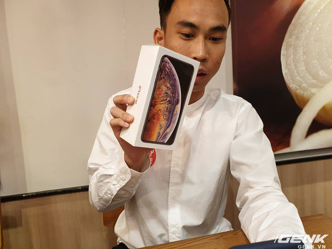 iPhone XS Max đầu tiên về Việt Nam trước cả khi Apple mở bán, giá từ 33.9 triệu đồng - Ảnh 1. iPhone XS Max đầu tiên về Việt Nam trước cả khi Apple mở bán, giá từ 33.9 triệu đồng - Ảnh 1.