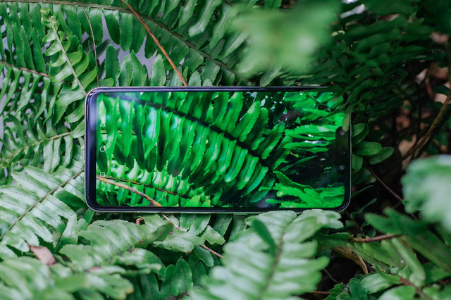 Phải cầm trên tay mới thấy Huawei Nova 3i phiên bản Trắng ngọc trai khác biệt với các smartphone màu trắng khác như thế nào - Ảnh 8. Phải cầm trên tay mới thấy Huawei Nova 3i phiên bản Trắng ngọc trai khác biệt với các smartphone màu trắng khác như thế nào - Ảnh 8.