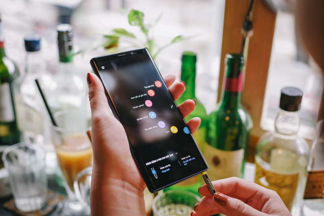 Sau khi nhìn giá iPhone XS Max, tôi quyết định đi mua Galaxy Note9 - Ảnh 3. Sau khi nhìn giá iPhone XS Max, tôi quyết định đi mua Galaxy Note9 - Ảnh 3.