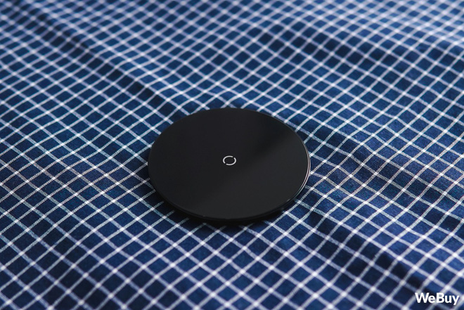 Trải nghiệm sạc không dây Baseus Simple Wireless Charger giá 390.000 đồng: Khi nước sơn thì tốt mà gỗ lại quá dở! - Ảnh 1. Trải nghiệm sạc không dây Baseus Simple Wireless Charger giá 390.000 đồng: Khi nước sơn thì tốt mà gỗ lại quá dở! - Ảnh 1.