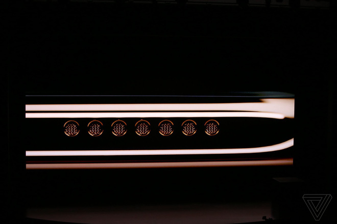 Apple ra mắt iPhone XS và iPhone XS Max: Hỗ trợ 2 SIM, chip A12 Bionic, bộ nhớ trong 512GB, chống nước IP68, thêm màu vàng, giá cao nhất 1449 USD - Ảnh 4. Apple ra mắt iPhone XS và iPhone XS Max: Hỗ trợ 2 SIM, chip A12 Bionic, bộ nhớ trong 512GB, chống nước IP68, thêm màu vàng, giá cao nhất 1449 USD - Ảnh 4.