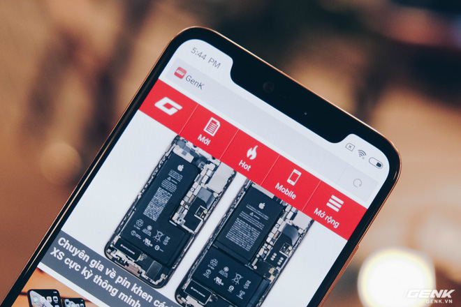 Trên tay Xiaomi Mi 8 Pro: Mi 8 thêm cảm biến vân tay dưới màn hình, màu gradient bắt mắt - Ảnh 3. Trên tay Xiaomi Mi 8 Pro: Mi 8 thêm cảm biến vân tay dưới màn hình, màu gradient bắt mắt - Ảnh 3.