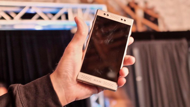 Những hình ảnh thực tế đầu tiên của chiếc smartphone màn hình holographic Red Hydrogen - Ảnh 9.