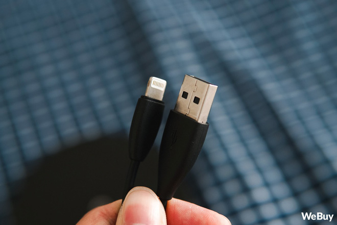 Trải nghiệm sạc không dây Baseus Simple Wireless Charger giá 390.000 đồng: Khi nước sơn thì tốt mà gỗ lại quá dở! - Ảnh 4. Trải nghiệm sạc không dây Baseus Simple Wireless Charger giá 390.000 đồng: Khi nước sơn thì tốt mà gỗ lại quá dở! - Ảnh 4.