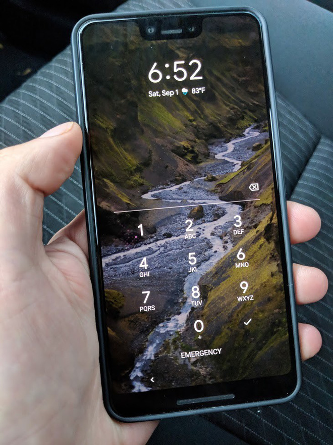 Nhân viên Google bỏ quên nguyên mẫu Pixel 3 XL màu đen trên xe của tài xế Lyft - Ảnh 3.