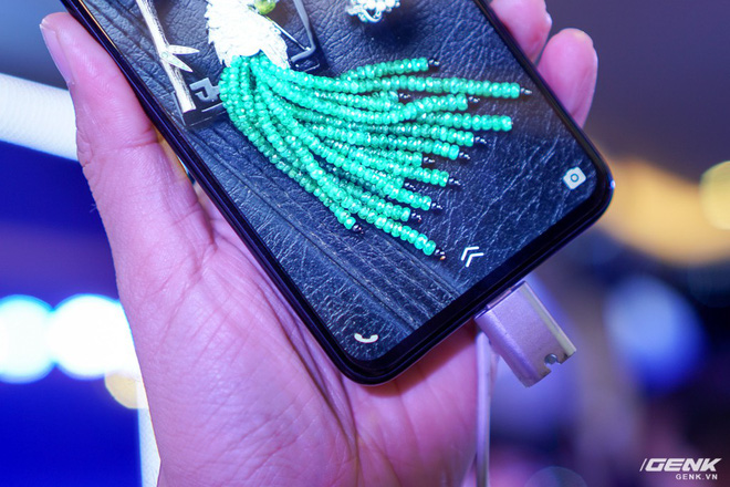 Cận cảnh bộ đôi V11 và V11i: smartphone tầm trung đầu tiên của Vivo tích hợp cảm biến vân tay dưới màn hình - Ảnh 6.