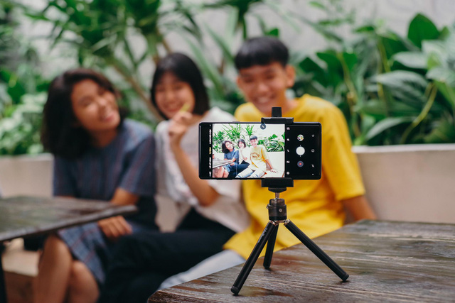 Tự dưng ai cũng hỏi thăm khi ngày đầu cầm trong tay Galaxy Note9 - Ảnh 4.