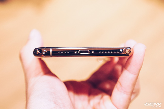 iPhone XS Max đầu tiên về Việt Nam trước cả khi Apple mở bán, giá từ 33.9 triệu đồng - Ảnh 8. iPhone XS Max đầu tiên về Việt Nam trước cả khi Apple mở bán, giá từ 33.9 triệu đồng - Ảnh 8.