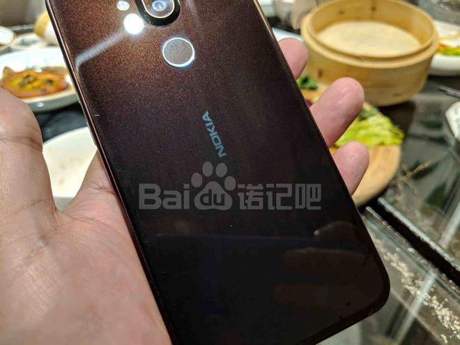Nokia 7.1 (Plus) lộ ảnh thực tế, camera kép phía sau, màn hình tai thỏ - Ảnh 3. Nokia 7.1 (Plus) lộ ảnh thực tế, camera kép phía sau, màn hình tai thỏ - Ảnh 3.