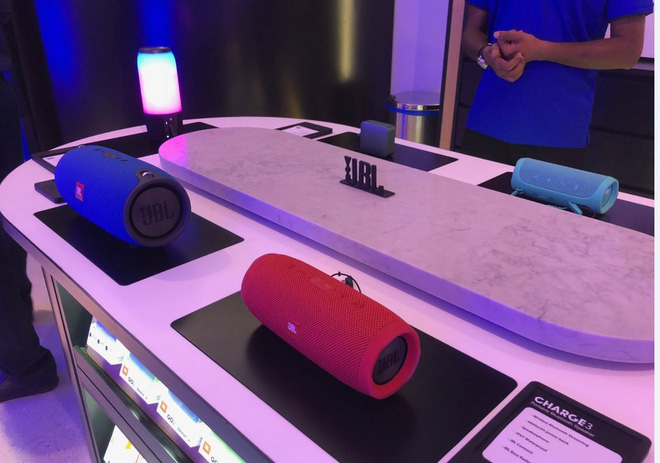 Bên trong cửa hàng bán lẻ và trải nghiệm sản phẩm lớn nhất thế giới của Samsung - Ảnh 5. Bên trong cửa hàng bán lẻ và trải nghiệm sản phẩm lớn nhất thế giới của Samsung - Ảnh 5.