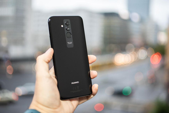 Bộ đôi flagship sắp ra mắt của Huawei lộ ảnh: Mate 20 Pro có tai thỏ còn Mate 20 thường màn hình giọt nước - Ảnh 4. Bộ đôi flagship sắp ra mắt của Huawei lộ ảnh: Mate 20 Pro có tai thỏ còn Mate 20 thường màn hình giọt nước - Ảnh 4.