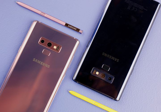 Tại sao Samsung chẳng ý kiến gì về iPhone Xs, Xs Max? Vì họ còn bận sản xuất Galaxy Note9 để đáp ứng nhu cầu quá cao của người dùng - Ảnh 1. Tại sao Samsung chẳng ý kiến gì về iPhone Xs, Xs Max? Vì họ còn bận sản xuất Galaxy Note9 để đáp ứng nhu cầu quá cao của người dùng - Ảnh 1.