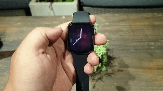 Trên tay Apple Watch Series 4 mới về Việt Nam: Thiết kế lột xác, tính năng sức khỏe hữu ích, giá từ 14 triệu đồng - Ảnh 4. Trên tay Apple Watch Series 4 mới về Việt Nam: Thiết kế lột xác, tính năng sức khỏe hữu ích, giá từ 14 triệu đồng - Ảnh 4.