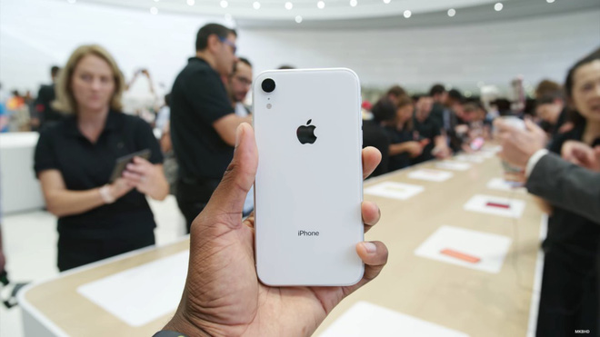 Soi kỹ từng màu của XR, mẫu iPhone dự kiến bán chạy hơn cả XS và XS Max - Ảnh 2. Soi kỹ từng màu của XR, mẫu iPhone dự kiến bán chạy hơn cả XS và XS Max - Ảnh 2.