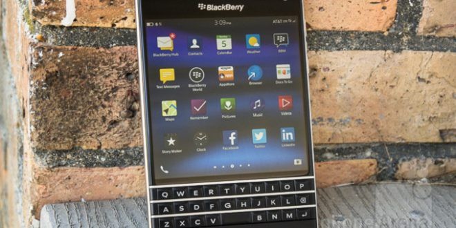 Độc chiêu kinh doanh kì lạ: đổi điện thoại BlackBerry lấy cây 2 xúc xích giá 5 USD - Ảnh 1. Độc chiêu kinh doanh kì lạ: đổi điện thoại BlackBerry lấy cây 2 xúc xích giá 5 USD - Ảnh 1.