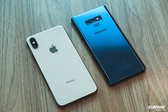 So sánh iPhone XS Max và Galaxy Note9: Khi 1 chiếc XS Max mua được 2 chiếc Note9, bạn sẽ chọn chiếc máy nào? - Ảnh 4. So sánh iPhone XS Max và Galaxy Note9: Khi 1 chiếc XS Max mua được 2 chiếc Note9, bạn sẽ chọn chiếc máy nào? - Ảnh 4.