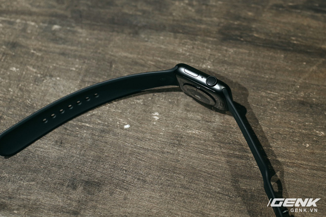 Trên tay Apple Watch Series 4 mới về Việt Nam: Thiết kế lột xác, tính năng sức khỏe hữu ích, giá từ 14 triệu đồng - Ảnh 6. Trên tay Apple Watch Series 4 mới về Việt Nam: Thiết kế lột xác, tính năng sức khỏe hữu ích, giá từ 14 triệu đồng - Ảnh 6.