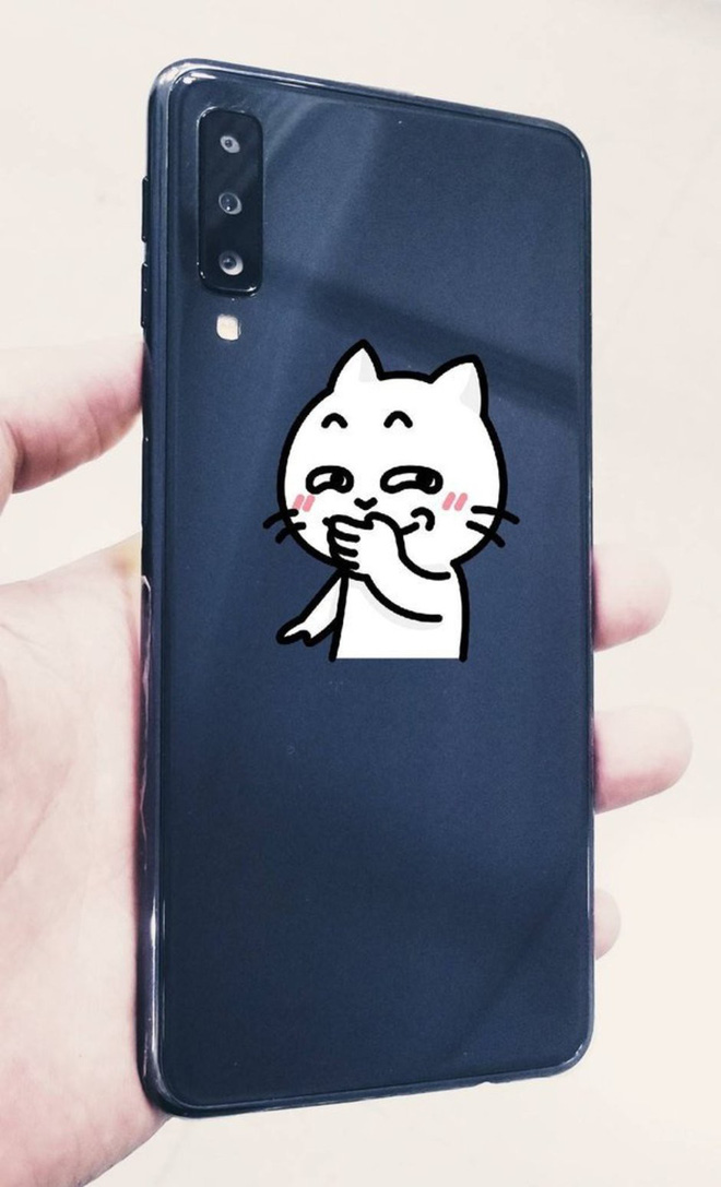 Samsung Galaxy A7 (2018) lộ diện với ba camera sau - Ảnh 1. Samsung Galaxy A7 (2018) lộ diện với ba camera sau - Ảnh 1.