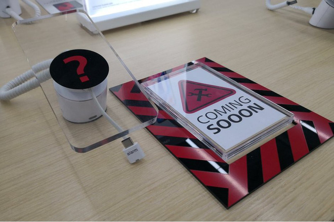 Huawei nhá hàng Mate 20 ở các cửa hàng bán lẻ với nguyên mẫu bằng kính - Ảnh 2. Huawei nhá hàng Mate 20 ở các cửa hàng bán lẻ với nguyên mẫu bằng kính - Ảnh 2.