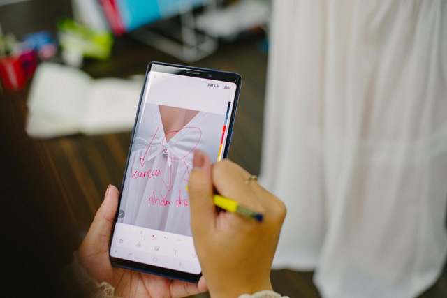 Hãy nhìn cách cô gái này dùng S-Pen, bạn sẽ tin rằng Galaxy Note9 thực sự hữu ích trong công việc - Ảnh 6. Hãy nhìn cách cô gái này dùng S-Pen, bạn sẽ tin rằng Galaxy Note9 thực sự hữu ích trong công việc - Ảnh 6.