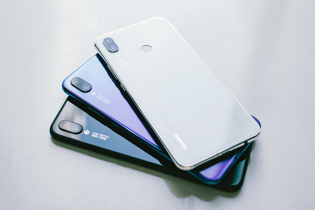 Huawei Nova 3i là minh chứng rõ rệt nhất cho thấy màu trắng chưa bao giờ nhàm chán trên smartphone - Ảnh 1.