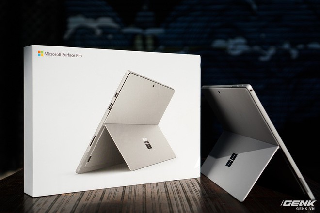 Microsoft Surface Pro 6 sẽ có giá bán tương đương với phiên bản năm ngoái, bắt đầu từ 799 USD - Ảnh 1. Microsoft Surface Pro 6 sẽ có giá bán tương đương với phiên bản năm ngoái, bắt đầu từ 799 USD - Ảnh 1.