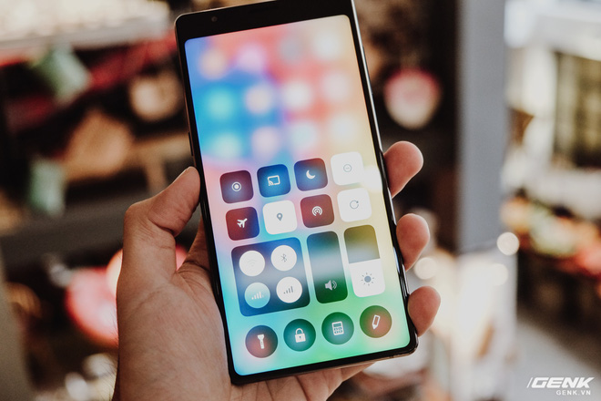 Trên tay & đánh giá nhanh Bphone 3 giá từ 6.99 triệu: Cuối cùng, người Việt đã có một chiếc smartphone đáng để tự hào - Ảnh 19. Trên tay & đánh giá nhanh Bphone 3 giá từ 6.99 triệu: Cuối cùng, người Việt đã có một chiếc smartphone đáng để tự hào - Ảnh 19.