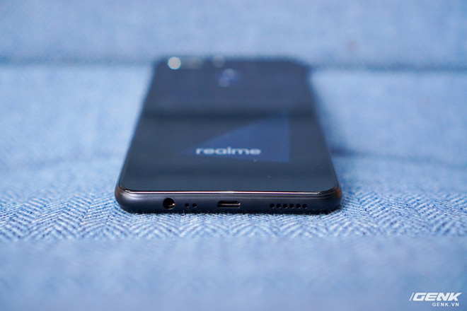 Trên tay Realme 2: Khi Oppo quyết định khô máu với Xiaomi - Ảnh 14. Trên tay Realme 2: Khi Oppo quyết định khô máu với Xiaomi - Ảnh 14.